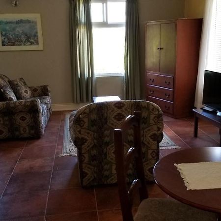 Guest House Villa Mishkan Runaway Bay Exterior photo